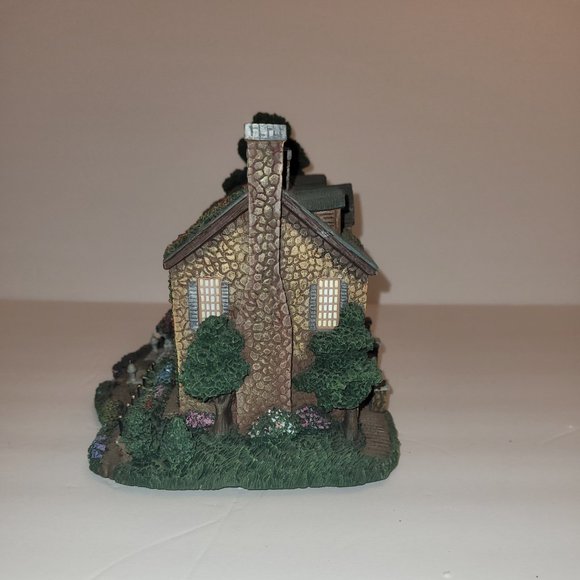 Hawthorne Village "Lamplight Inn" Thomas Kinkade Lamplight Village Collection - Picture 2 of 5